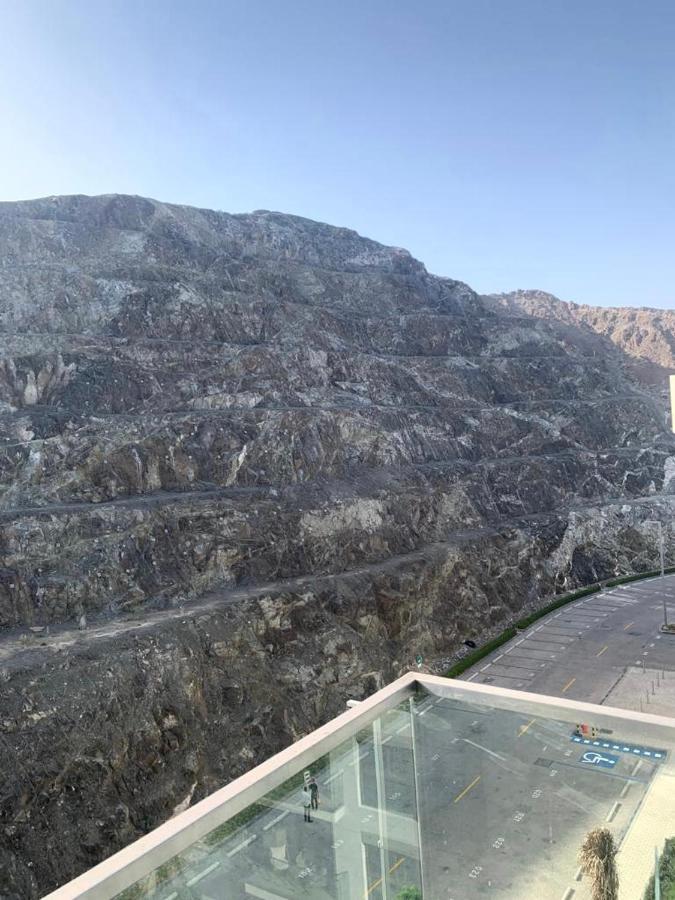 Ocean Mountain View Apartment At The Address ฟูไจราห์ ภายนอก รูปภาพ